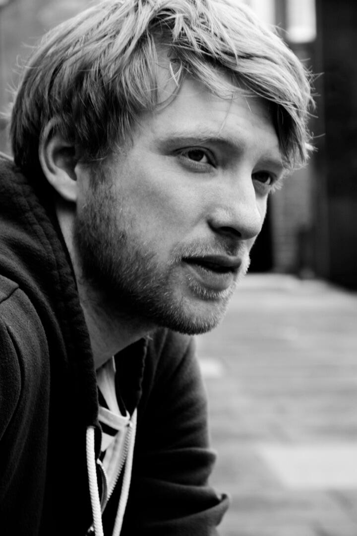 Domhnall Gleeson — Biografi Aktor, Film, Penghargaan & Fakta