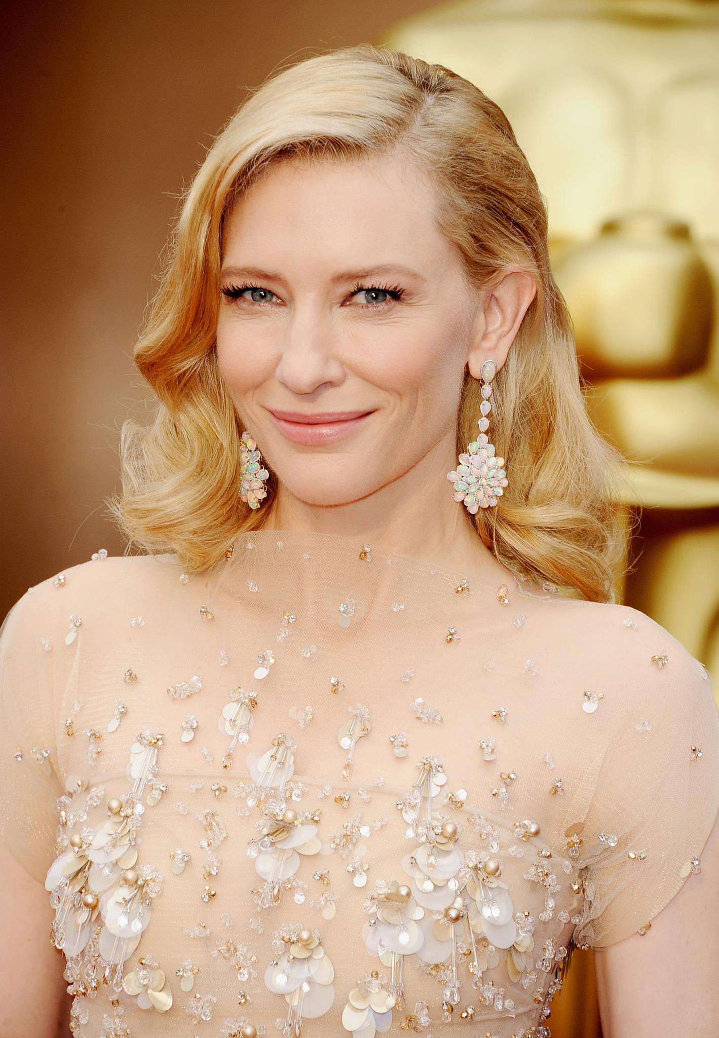 Cate Blanchett — Biografi Aktor, Film, Penghargaan & Fakta