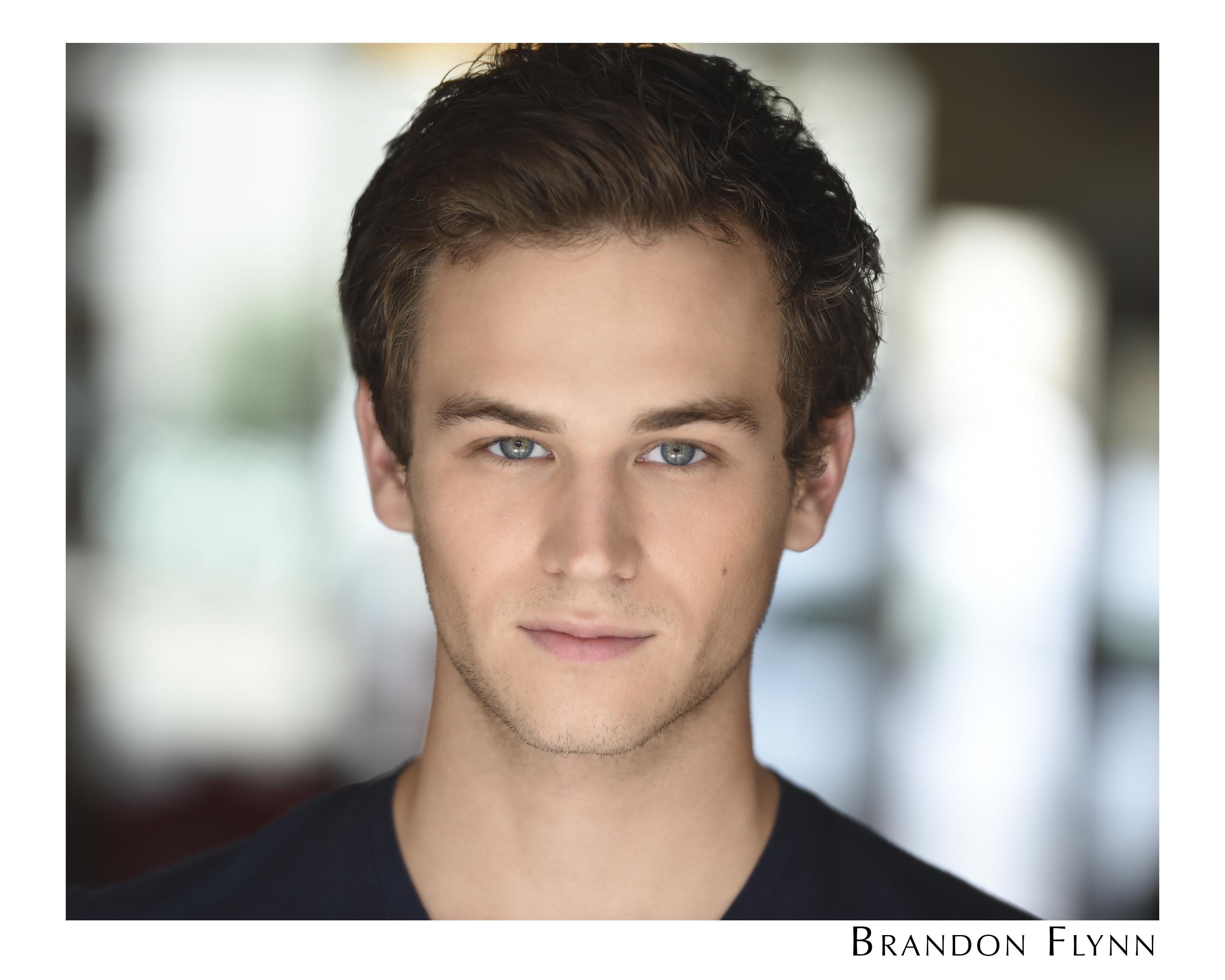 Brandon Flynn — Biografi Aktor, Film, Penghargaan & Fakta