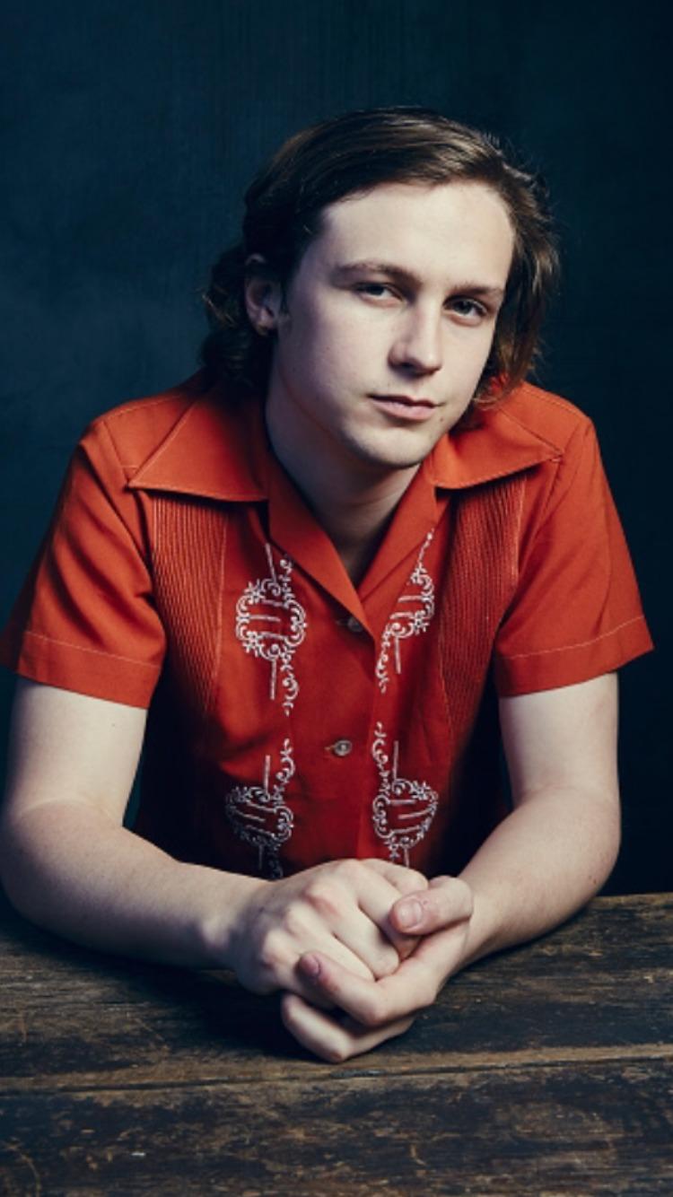 Logan Miller — Biografi Aktor, Film, Penghargaan & Fakta