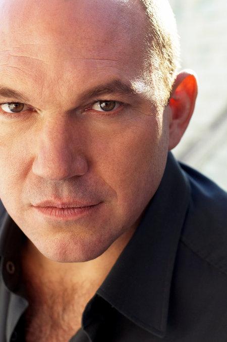 Wade Williams — Biografi Aktor, Film, Penghargaan & Fakta