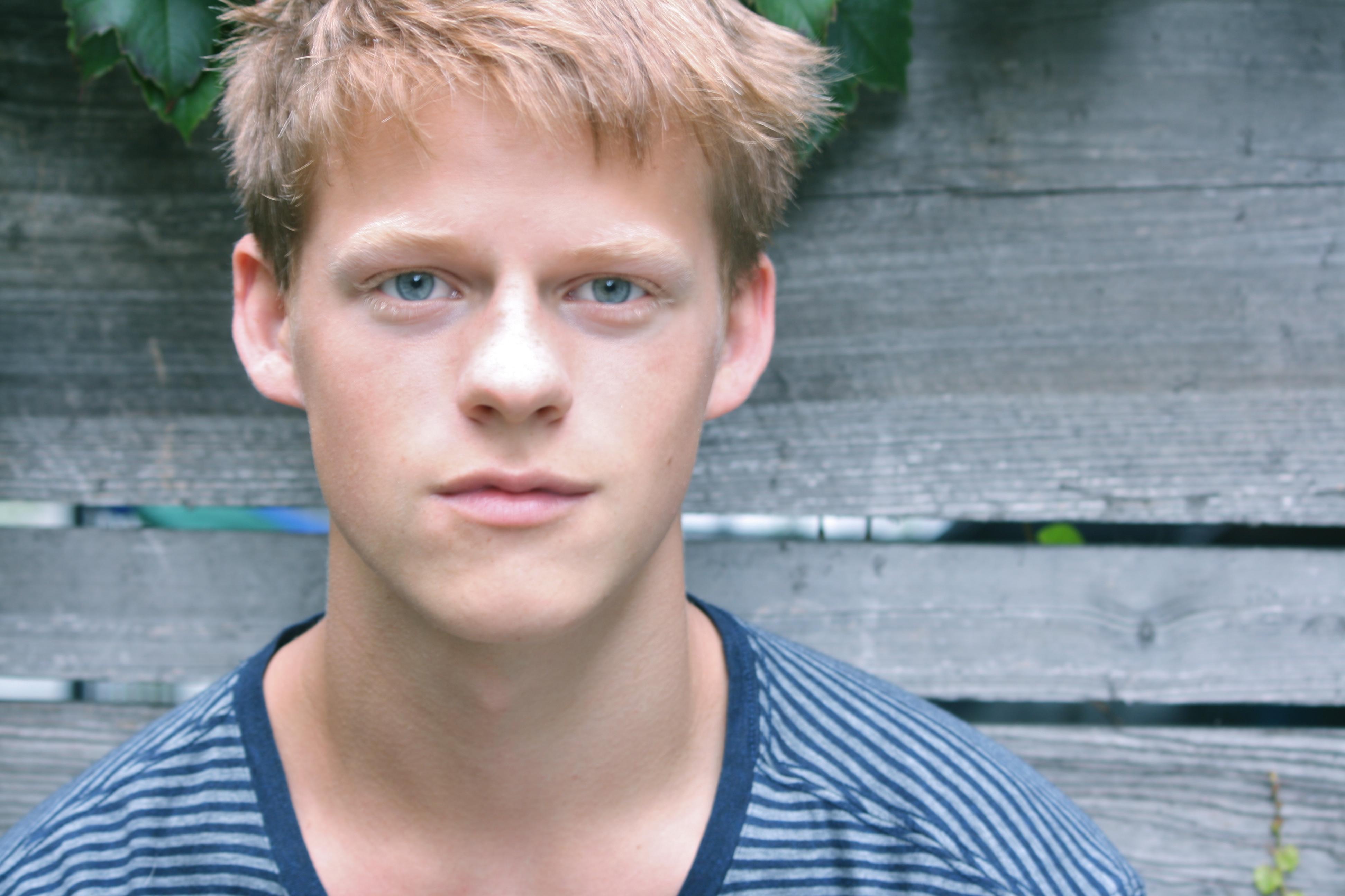 Lucas Hedges — Biografi Aktor, Film, Penghargaan & Fakta