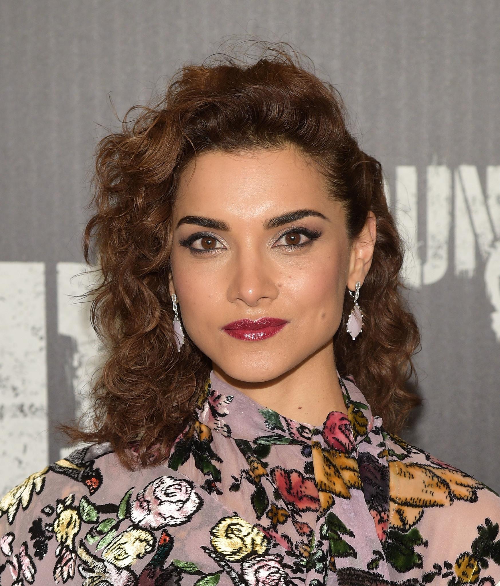 Next photo of Amber Rose Revah