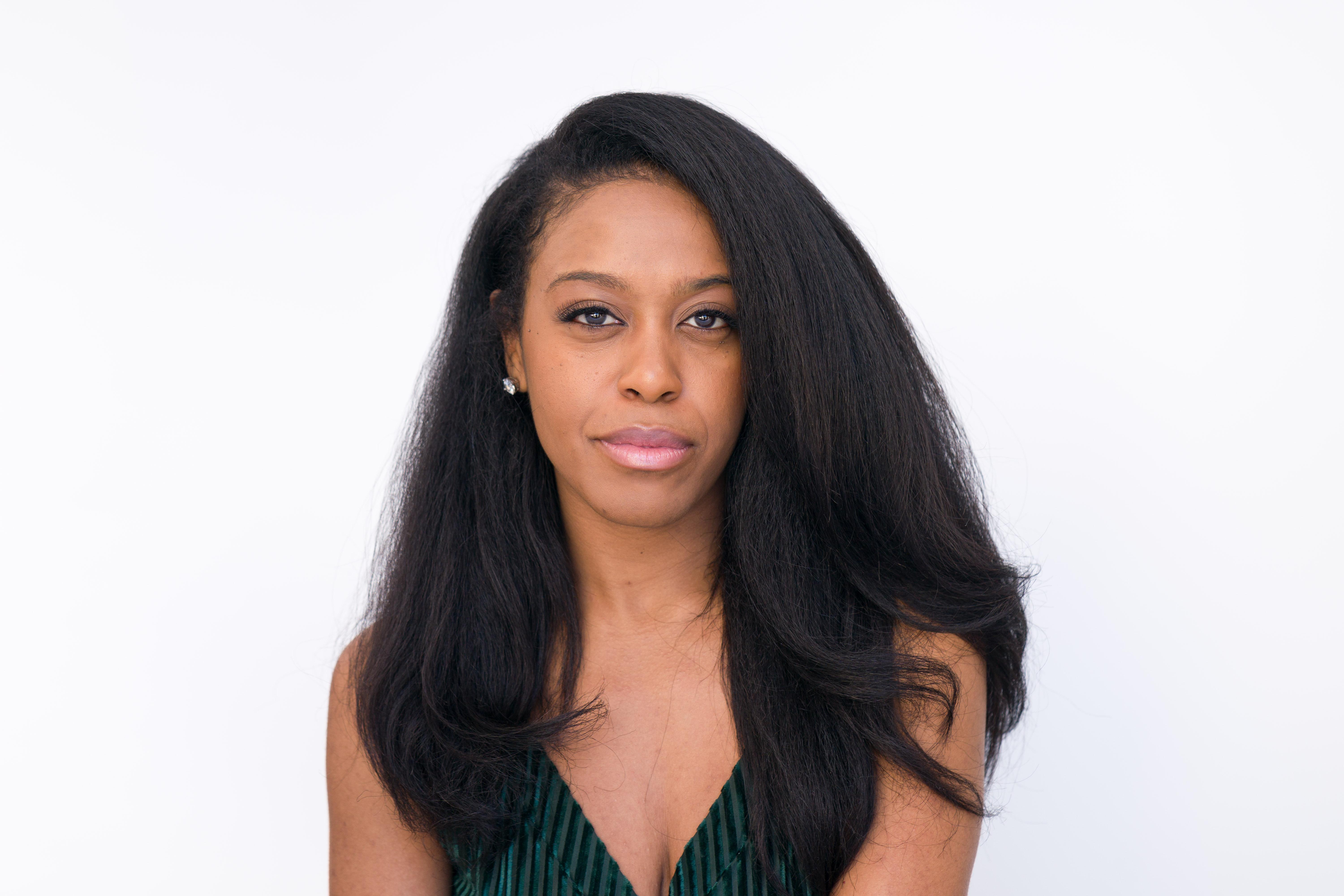 DomiNque Perry — Biografi Aktor, Film, Penghargaan & Fakta