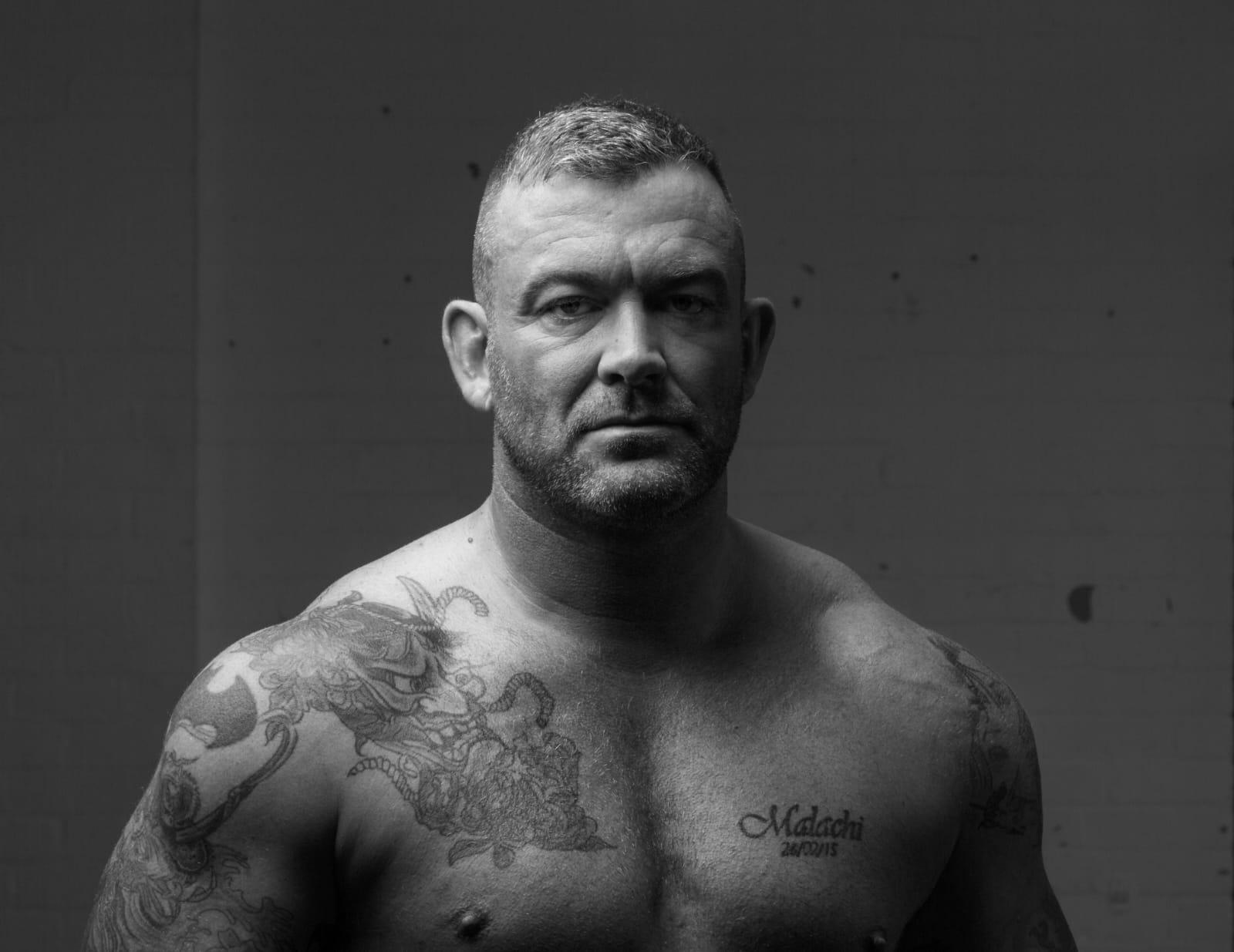 Lee Charles — Biografi Aktor, Film, Penghargaan & Fakta