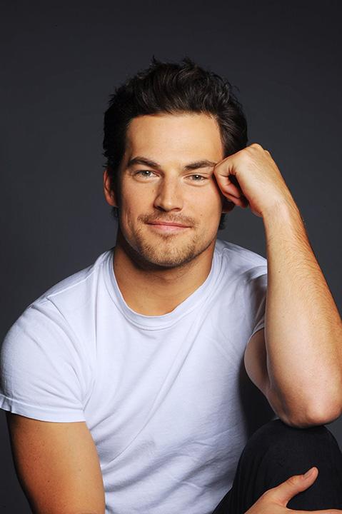 Giacomo Gianniotti — Biografi Aktor, Film, Penghargaan & Fakta