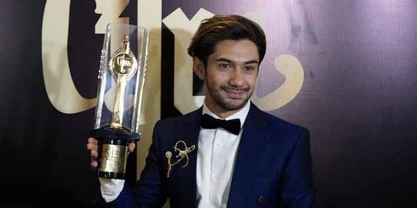 Reza Rahadian dan Rangkuman Film Terbaiknya