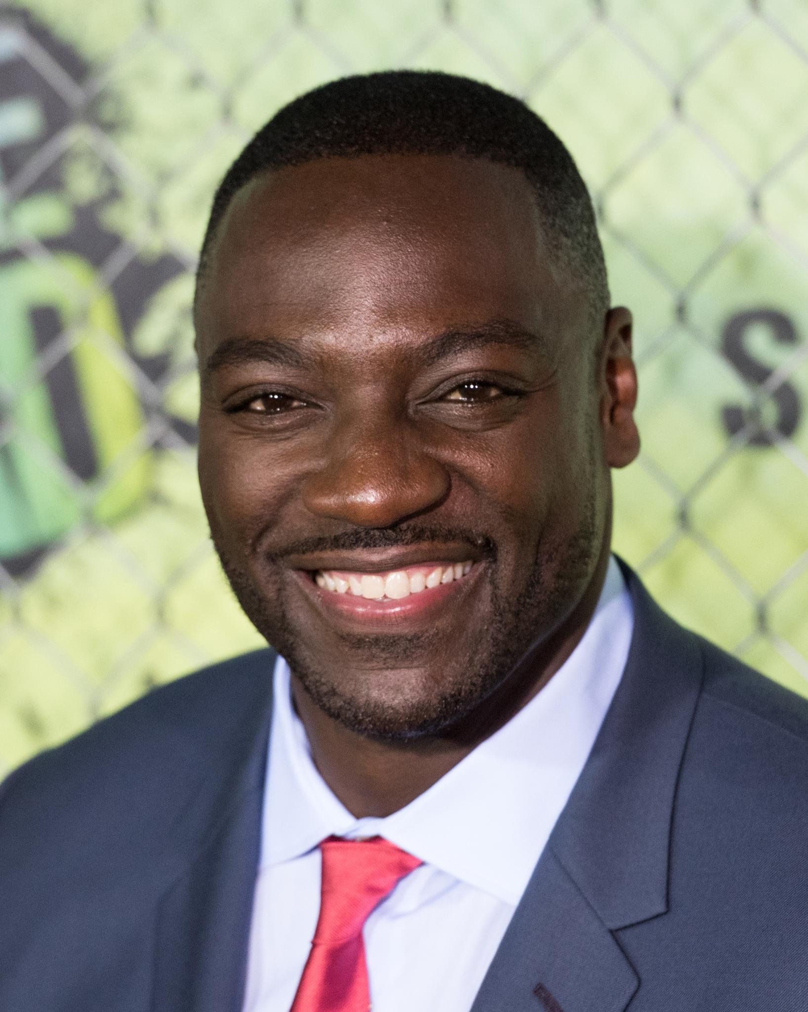 Adewale AkinnuoyeAgbaje — Biografi Aktor, Film, Penghargaan & Fakta