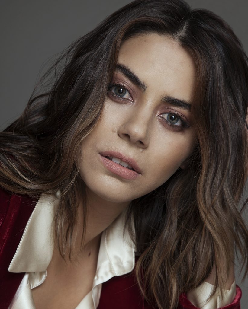 Lorenza Izzo — Biografi Aktor, Film, Penghargaan & Fakta