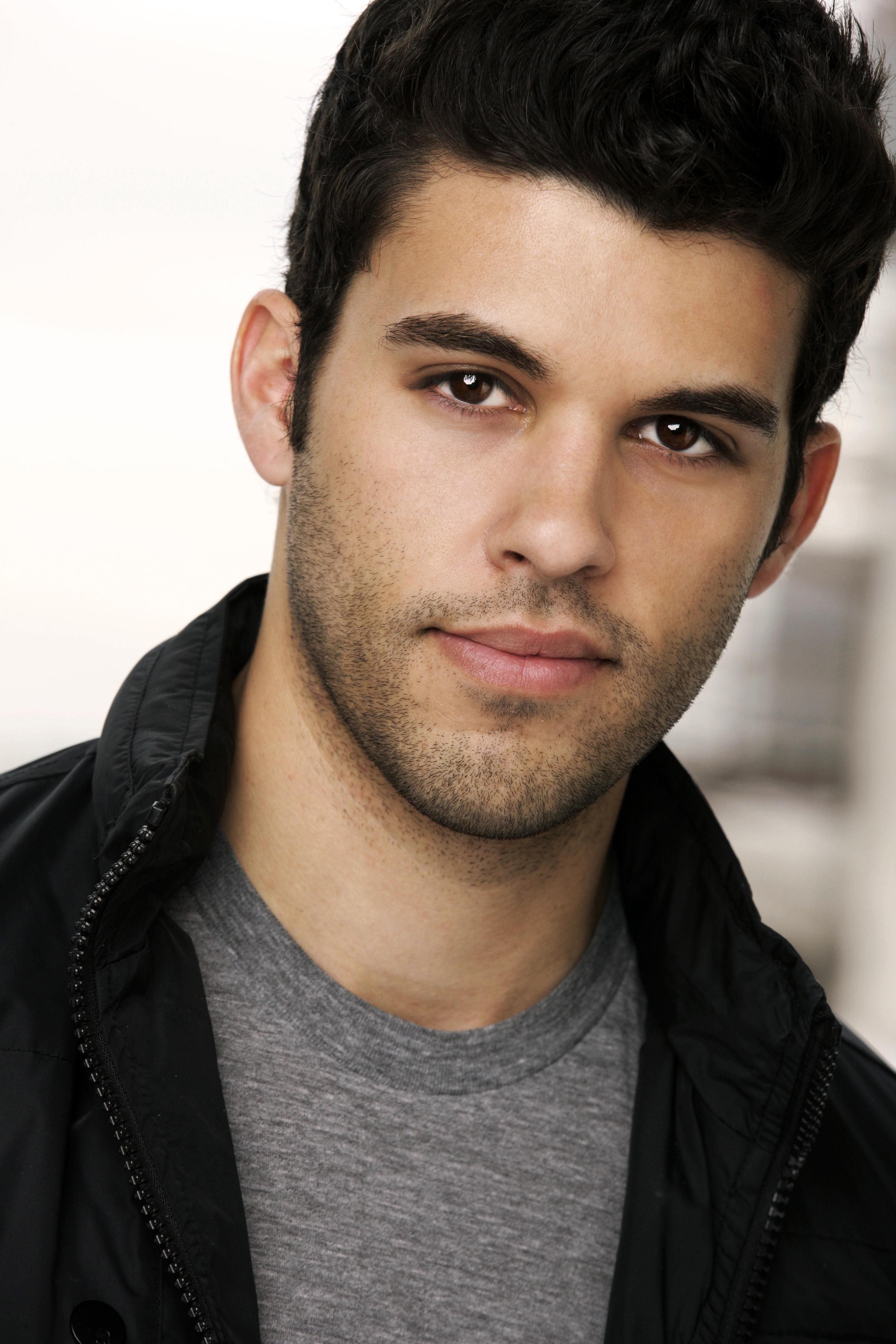 Steven Krueger — Biografi Aktor, Film, Penghargaan & Fakta