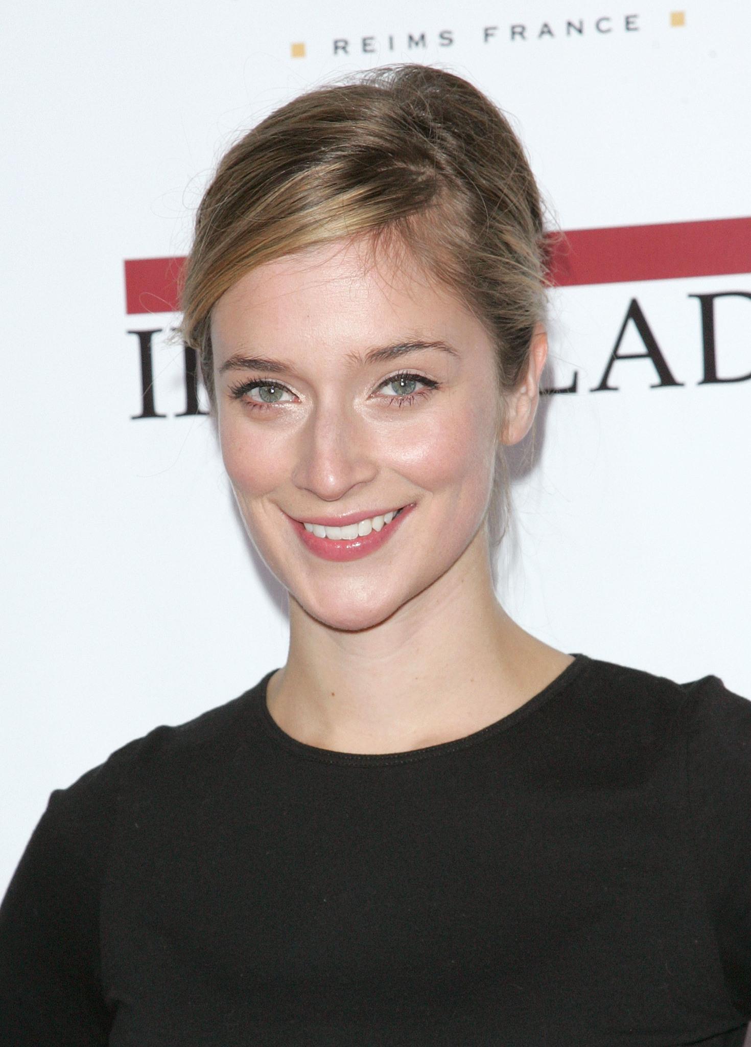 Caitlin FitzGerald — Biografi Aktor, Film, Penghargaan & Fakta