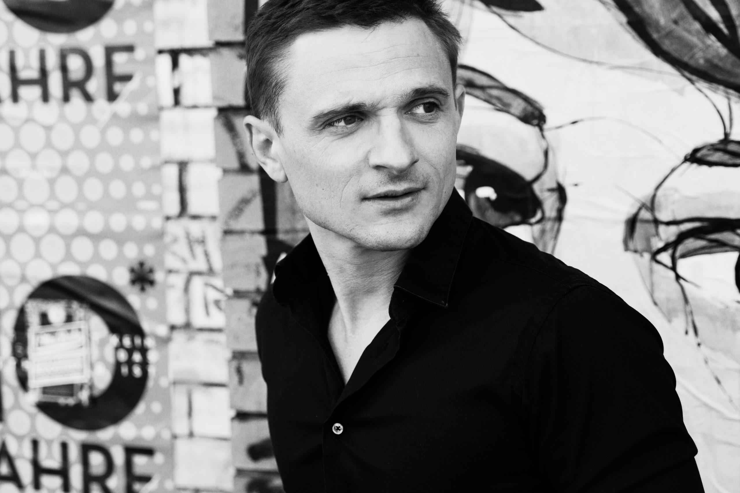 Florian Lukas — Biografi Aktor, Film, Penghargaan & Fakta