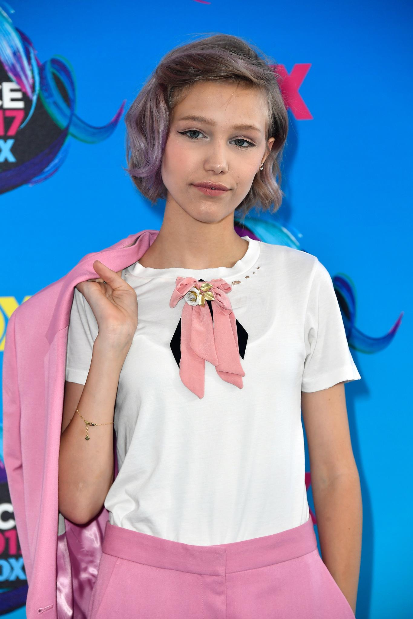 Grace Vanderwaal Bio Facts Family Life Of Singer